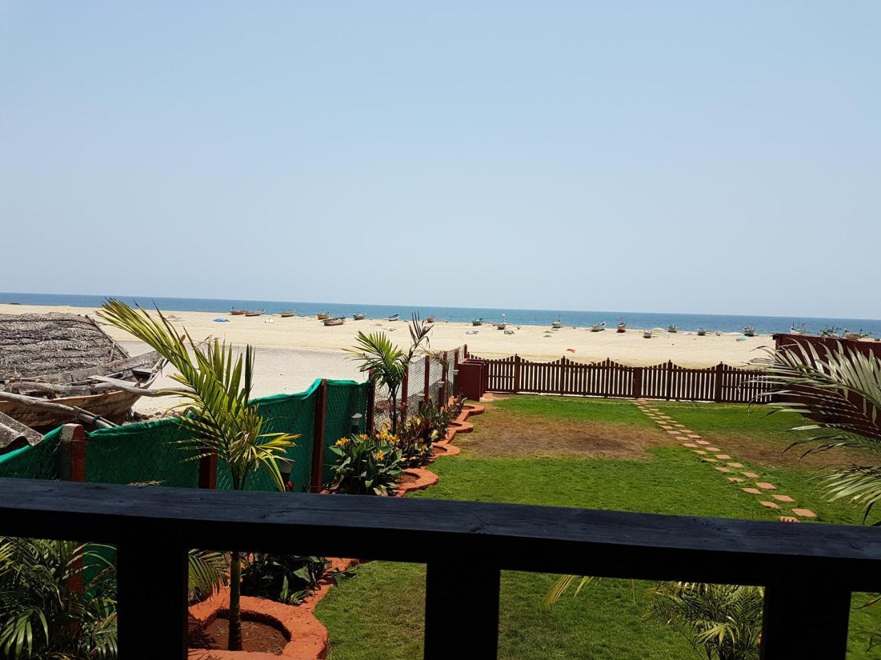 Klub Khavana- The Exclusive Beachfront Resort Vengurla Eksteriør billede